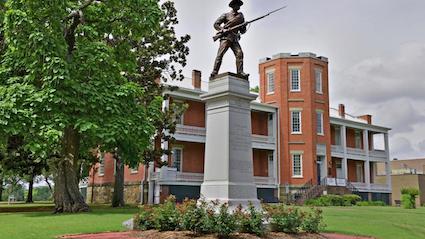 The McArthur Arkansas Museum of Military History